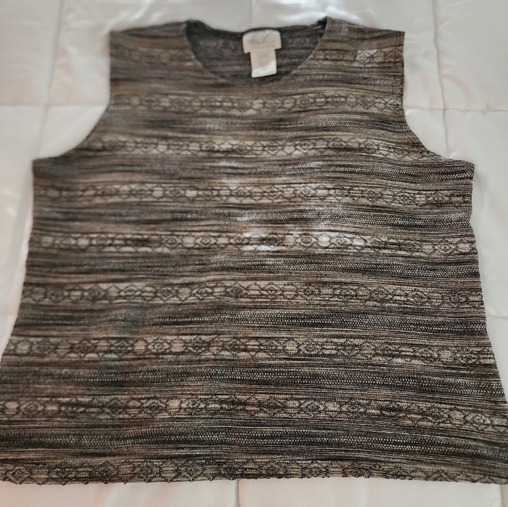 Womans sleeveless top